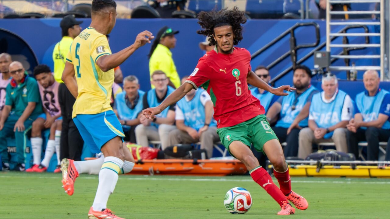 Ayoub Bouaddi im marokkanischen Nationaltrikot am Ball bei der WM 2026
