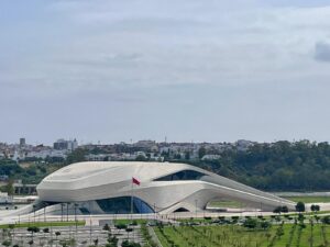 Das von Zaha Hadid entworfene Grand Théâtre de Rabat an der Bouregreg-Talsenke