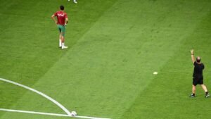 Marokkanischer Nationalspieler beim Aufwärmen vor einem Länderspiel (Symbolbild)