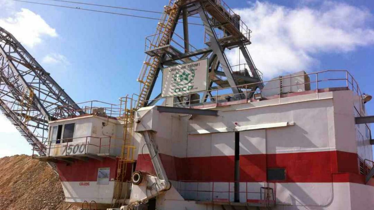 Großer Dragline-Bagger 7500 der OCP Group im Phosphattagebau bei Benguerir
