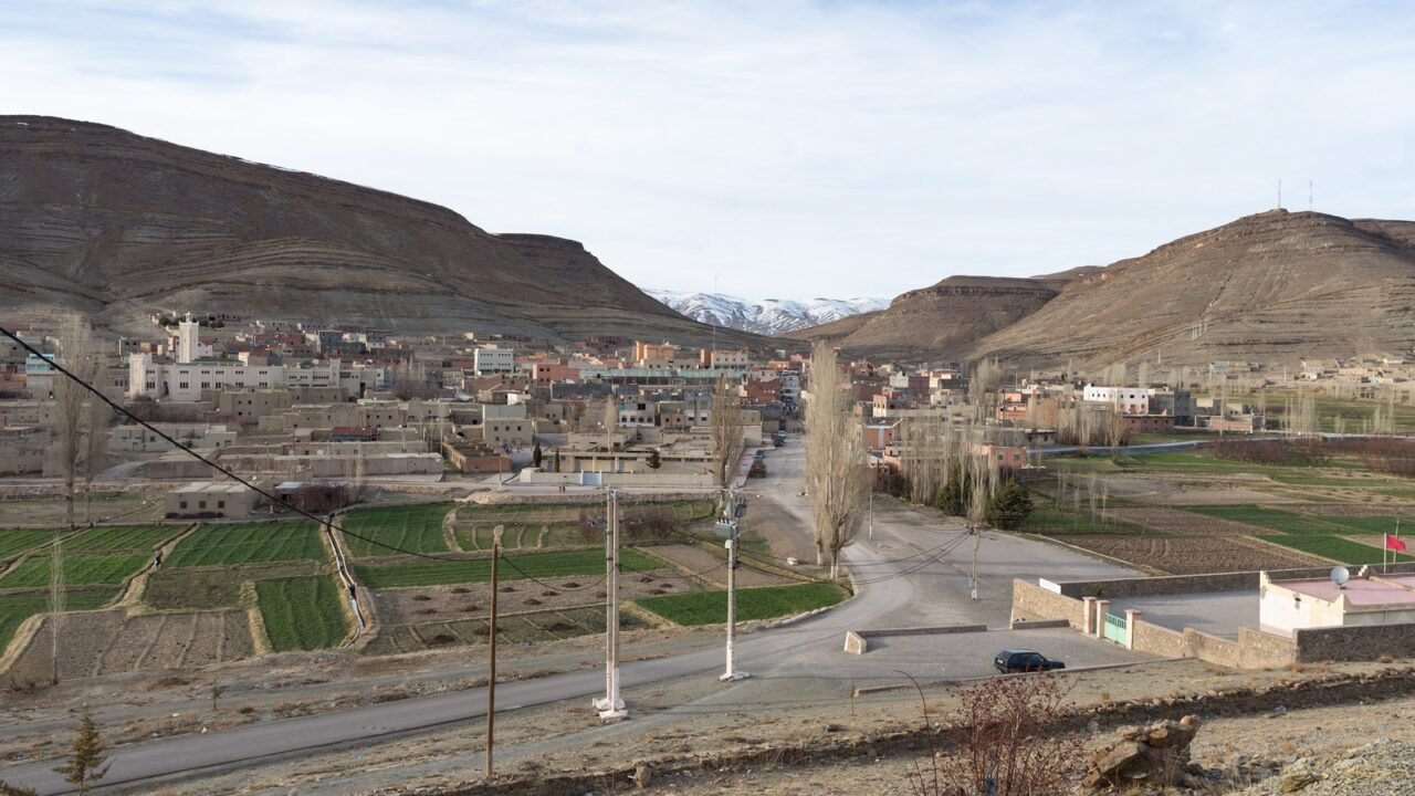 Blick auf das Bergdorf Imilchil im Mittleren Atlas, Provinz Midelt
