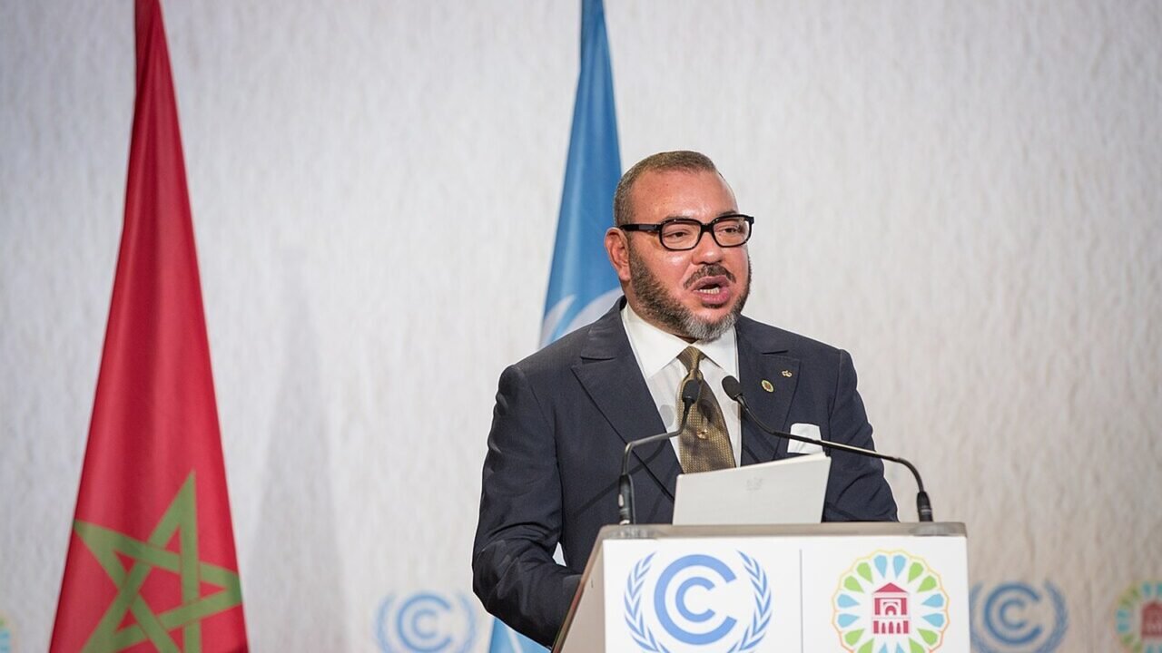 König Mohammed VI. von Marokko spricht am Rednerpult