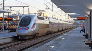 ONCF-Hochgeschwindigkeitszug Al Boraq am Bahnhof Tanger-Ville