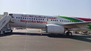 Flugzeug von Royal Air Maroc am Flughafen (Symbolbild)