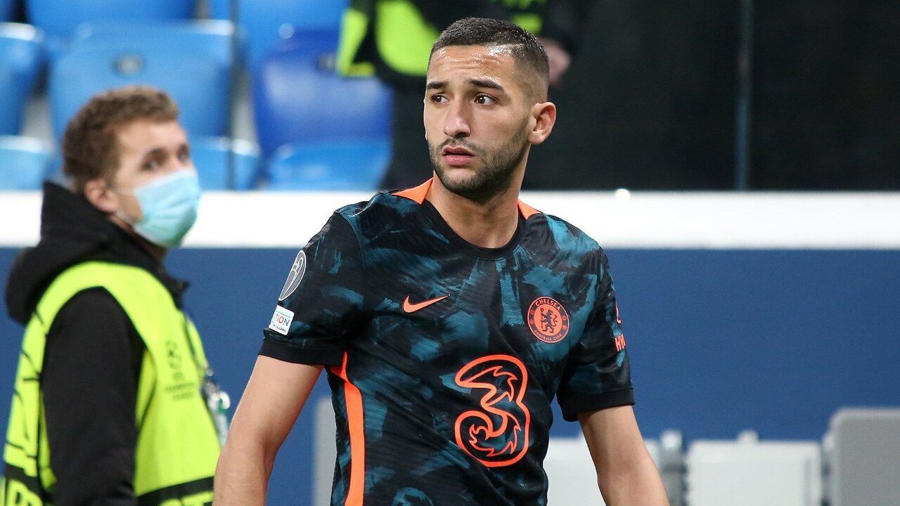 Hakim Ziyech im Trikot, Archivaufnahme aus seiner Zeit bei Chelsea (Symbolbild)